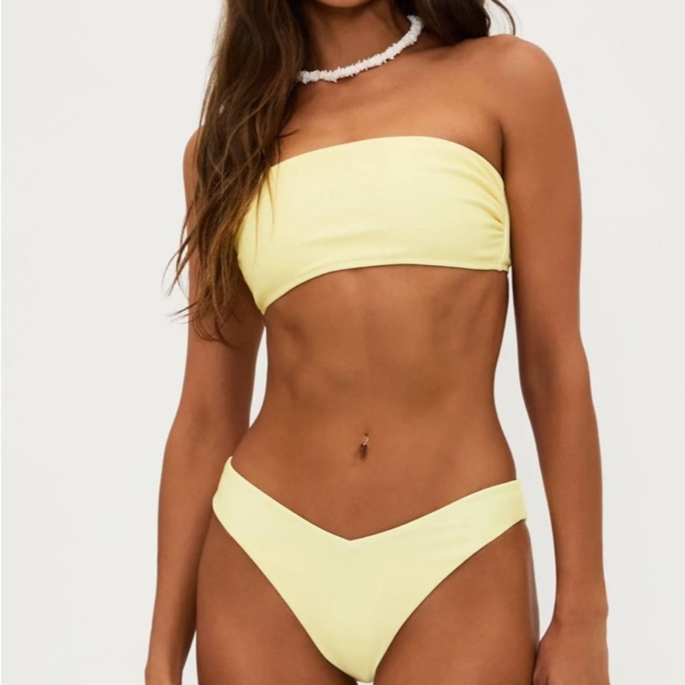BEACH RIOT Kelsey Top Butter Blossom